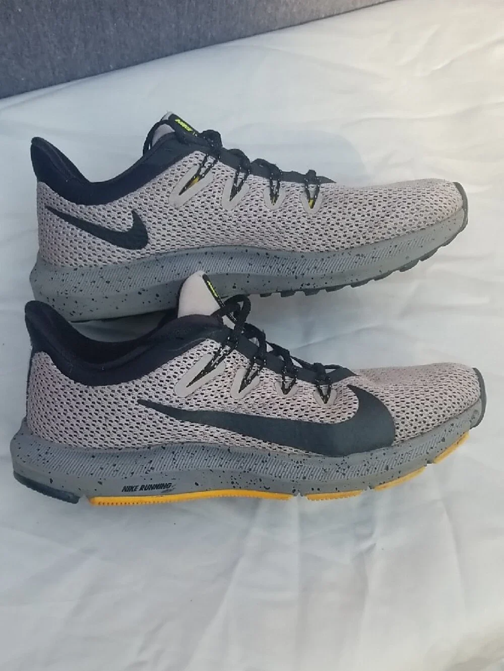 Nike Women's Quest 2 Gray and Black Mesh Running Sneakers Size 7